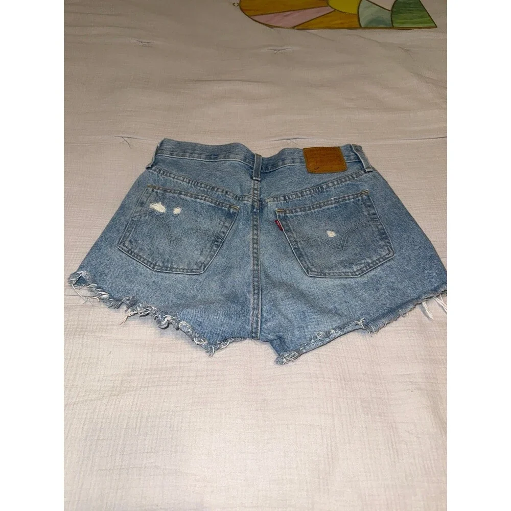 Levi’s denim shorts W28